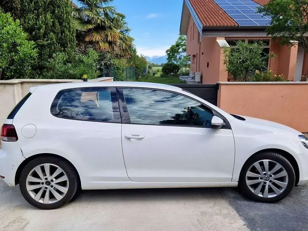 Usata VW Golf VI Highline 122 CV (89 kW) 2011 Bianco Utilitaria