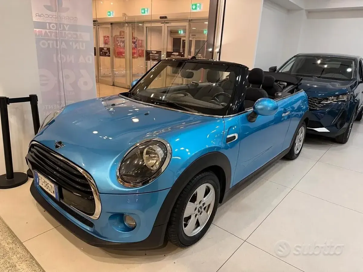 Usata Mini Cooper Cabriolet 116 CV (85 kW) 2018 Blu Cabrio