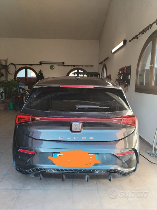 Usata Cupra Born 150 kW (204 CV) 2023 Grigio Utilitaria