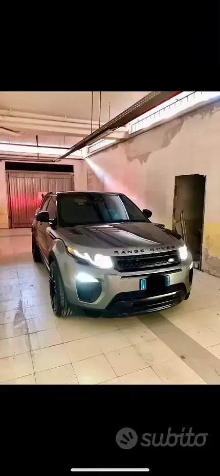 Usata Land Rover Range Rover evoque HSE Dynamic 179 CV (131 kW) 2018 Grigio SUV