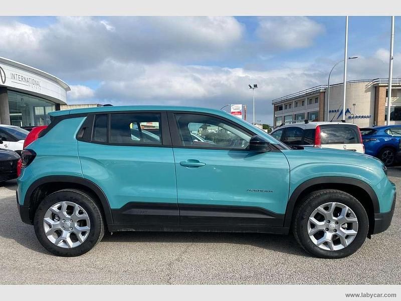 Usata Jeep Avenger Altitude 101 CV (74 kW) 2024 Blu/azzurro SUV