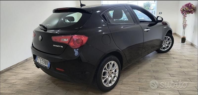 Usata Alfa Romeo Giulietta 120 CV (88 kW) 2018 Nero Utilitaria
