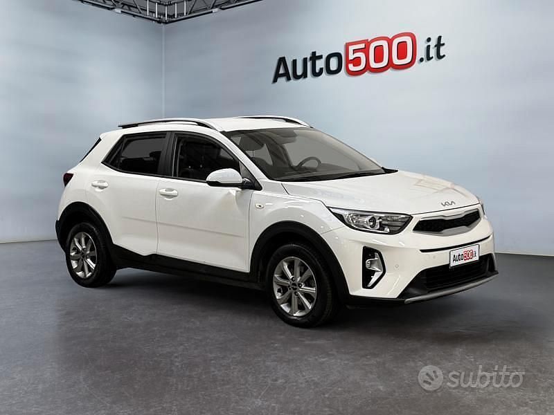 Usata Kia Stonic Urban 84 CV (61 kW) 2022 Bianco SUV