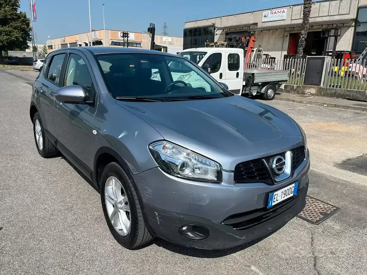 Usata Nissan Qashqai N-TEC 150 CV (110 kW) 2012 Grigio SUV