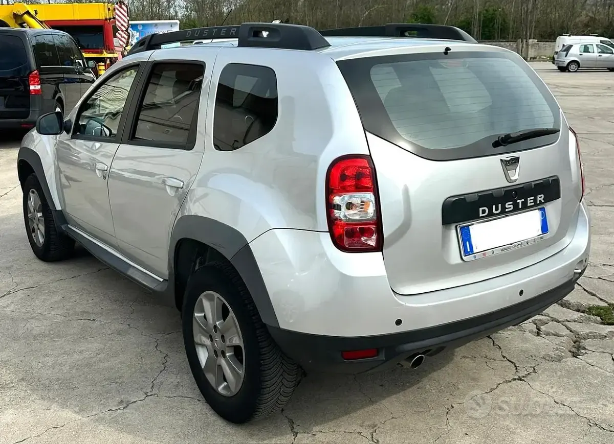 Usata Dacia Duster 110 CV (80 kW) 2017 Grigio SUV