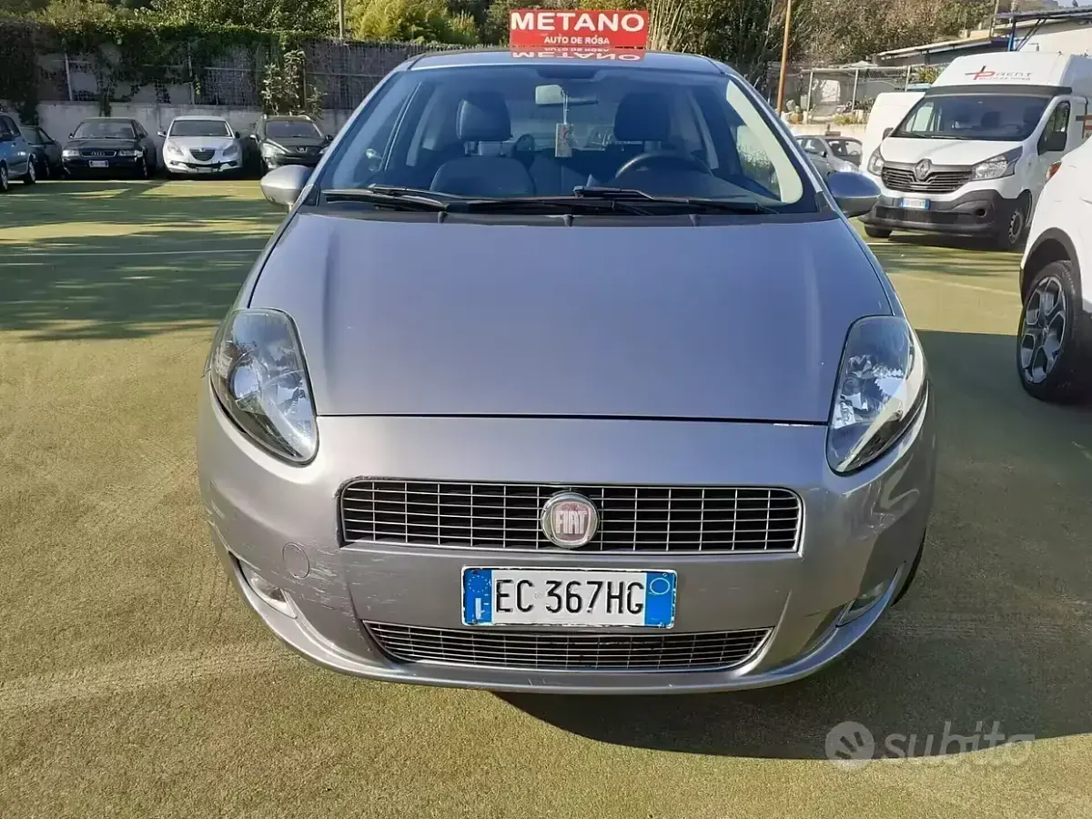 Usata Fiat Grande Punto Active 69 CV (50 kW) 2010 Grigio Utilitaria