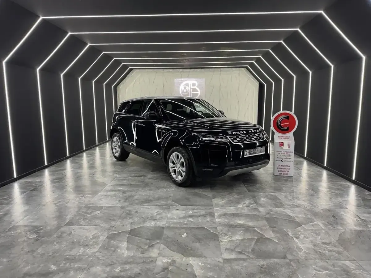 Begagnad Land Rover Range Rover evoque R-Dynamic 179 HK (131 kW) 2019 Svart SUV