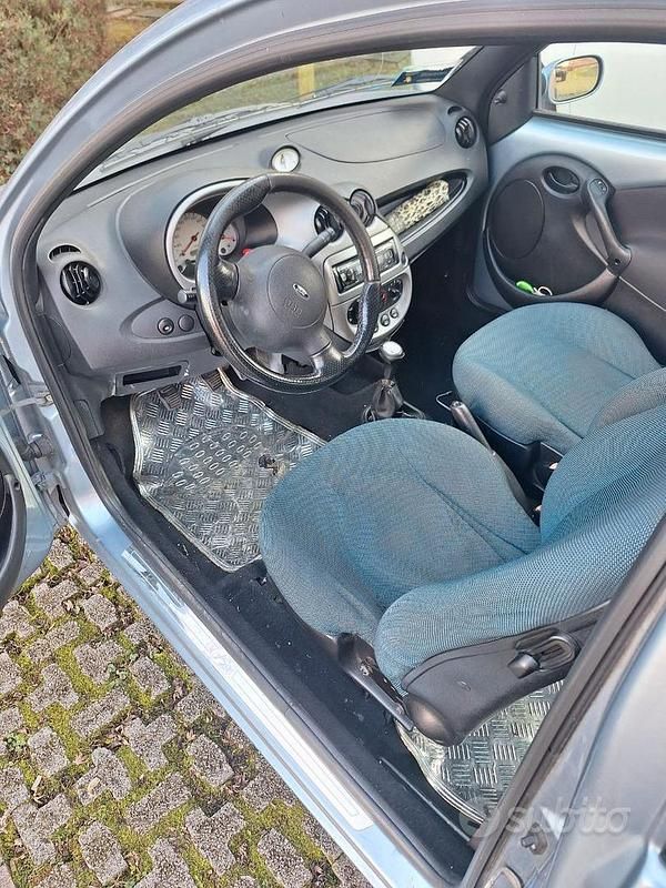 Usata Ford Ka 69 CV (50 kW) 2006 Blu Utilitaria