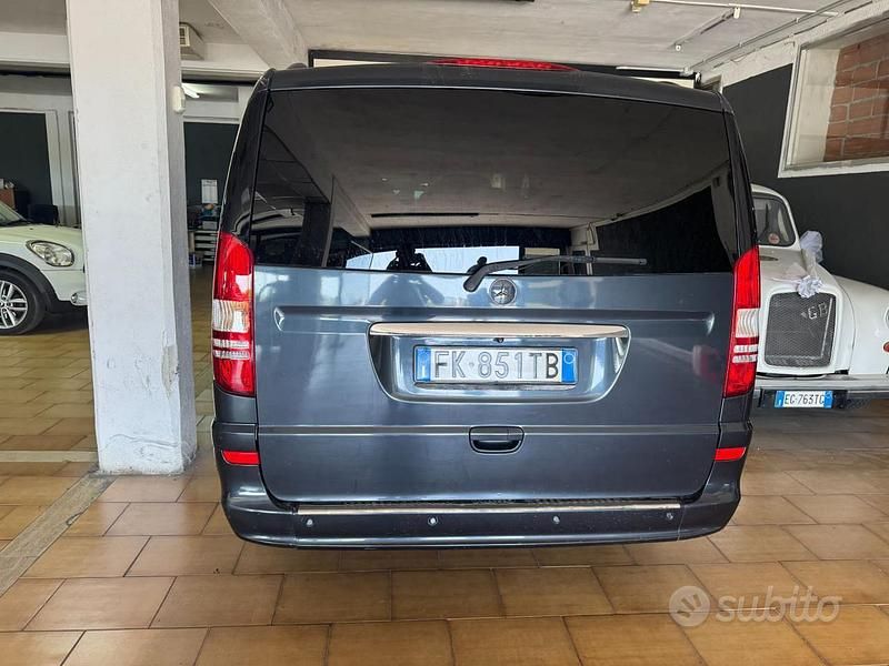 Begagnad Mercedes Viano 204 HK (150 kW) 2007 Svart Minibuss