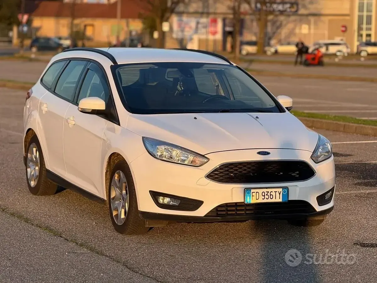 Käytetty Ford Focus 120 HP (88 kW) 2017 Valkoinen Farmari