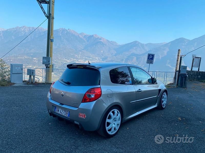 Usata Renault Clio R.S. R.S. 200 CV (147 kW) 2009 Grigio Utilitaria