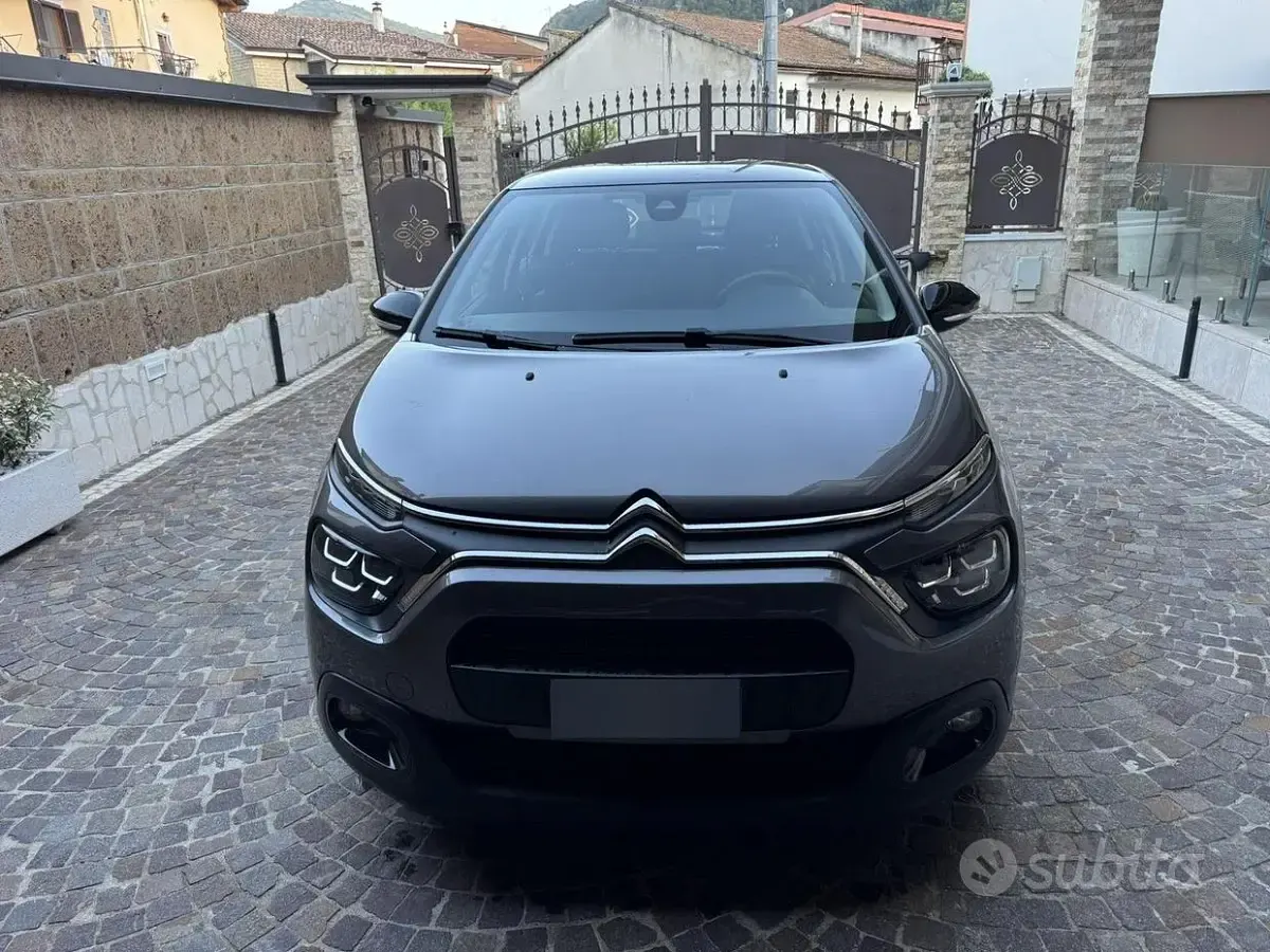 Usata Citroën C3 Shine 102 CV (75 kW) 2022 Grigio Utilitaria