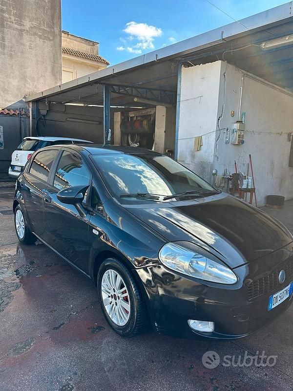 Usata Fiat Grande Punto 90 CV (66 kW) 2008 Nero Utilitaria