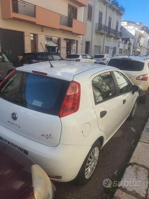 Usata Fiat Grande Punto 75 CV (55 kW) 2015 Bianco Utilitaria