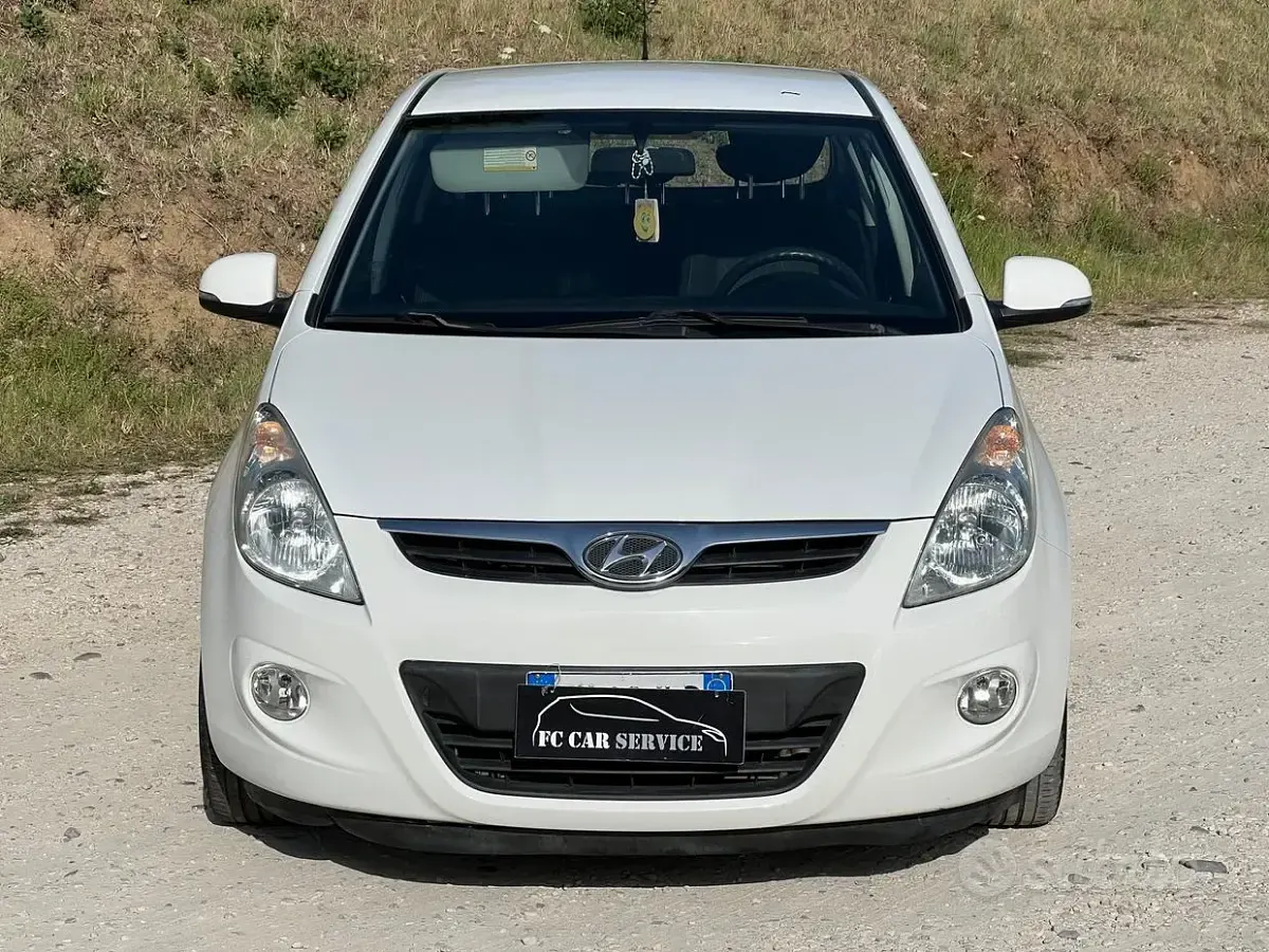 Usata Hyundai i20 Edition 78 CV (57 kW) 2012 Bianco Utilitaria