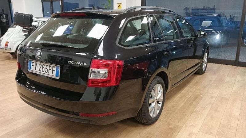 Usata Skoda Octavia Executive 116 CV (85 kW) 2019 Nero Station wagon