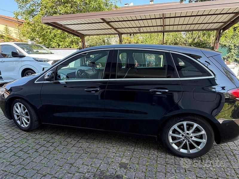 Gebraucht Mercedes B180 136 PS (100 kW) 2019 Schwarz Van / Kleinbus