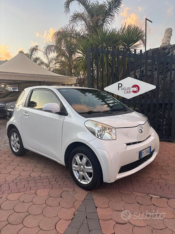 Usata Toyota iQ Trend 68 CV (50 kW) 2013 Bianco Utilitaria