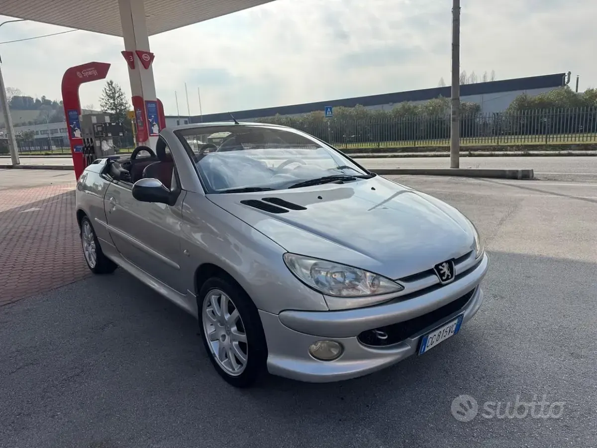 Usata Peugeot 206 CC 109 CV (80 kW) 2003 Cabrio
