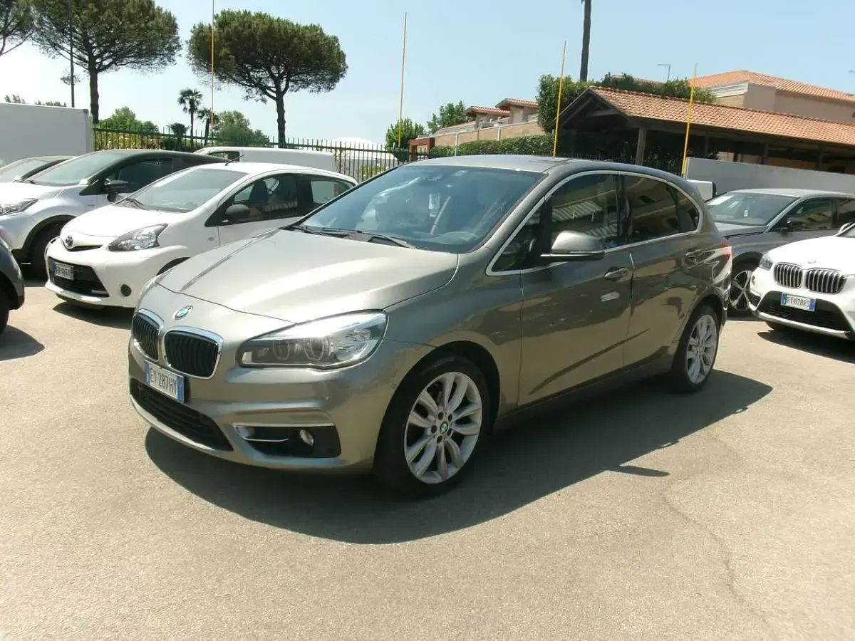 Usata BMW 218 Active Tourer Luxury Line 150 CV (110 kW) 2015 Bronzo Monovolume