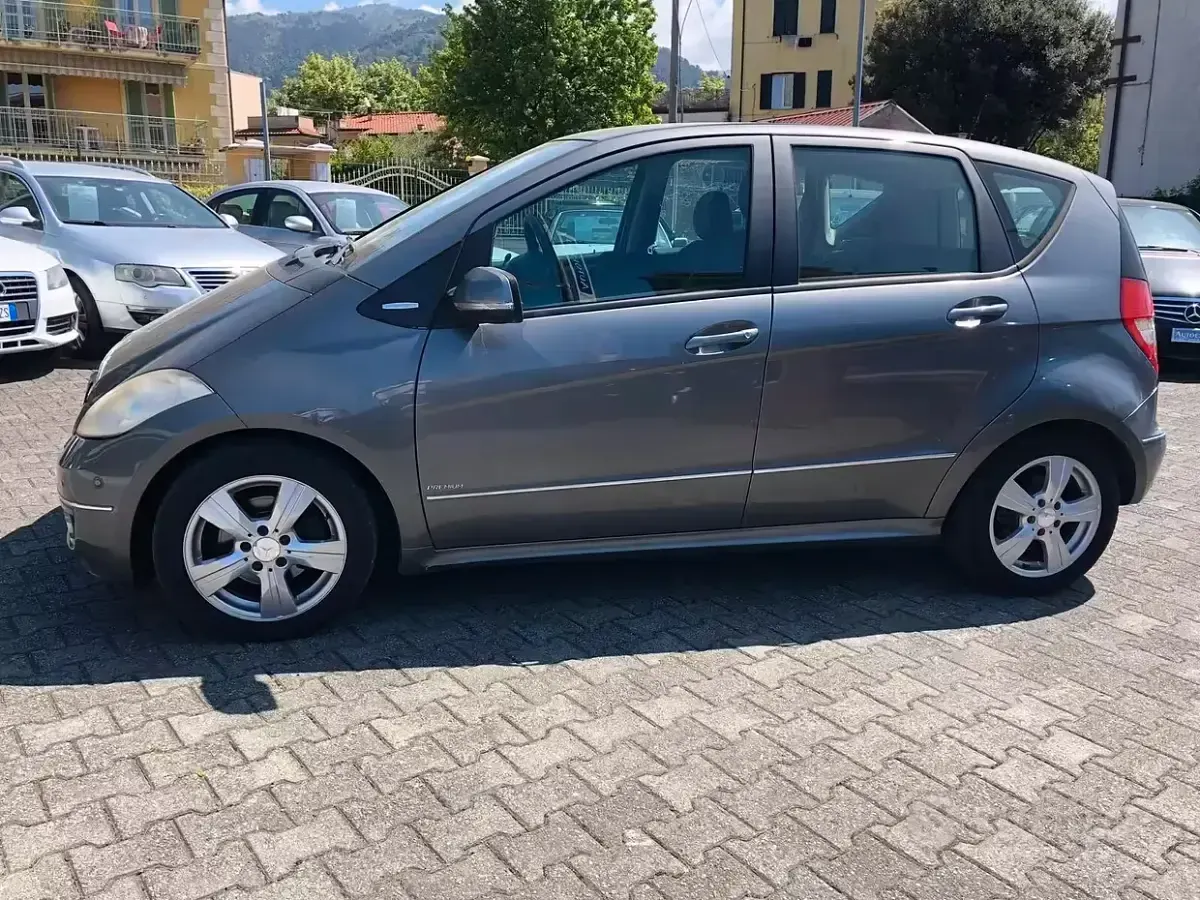 Begagnad Mercedes A160 95 HK (69 kW) 2010 Grå Sedan