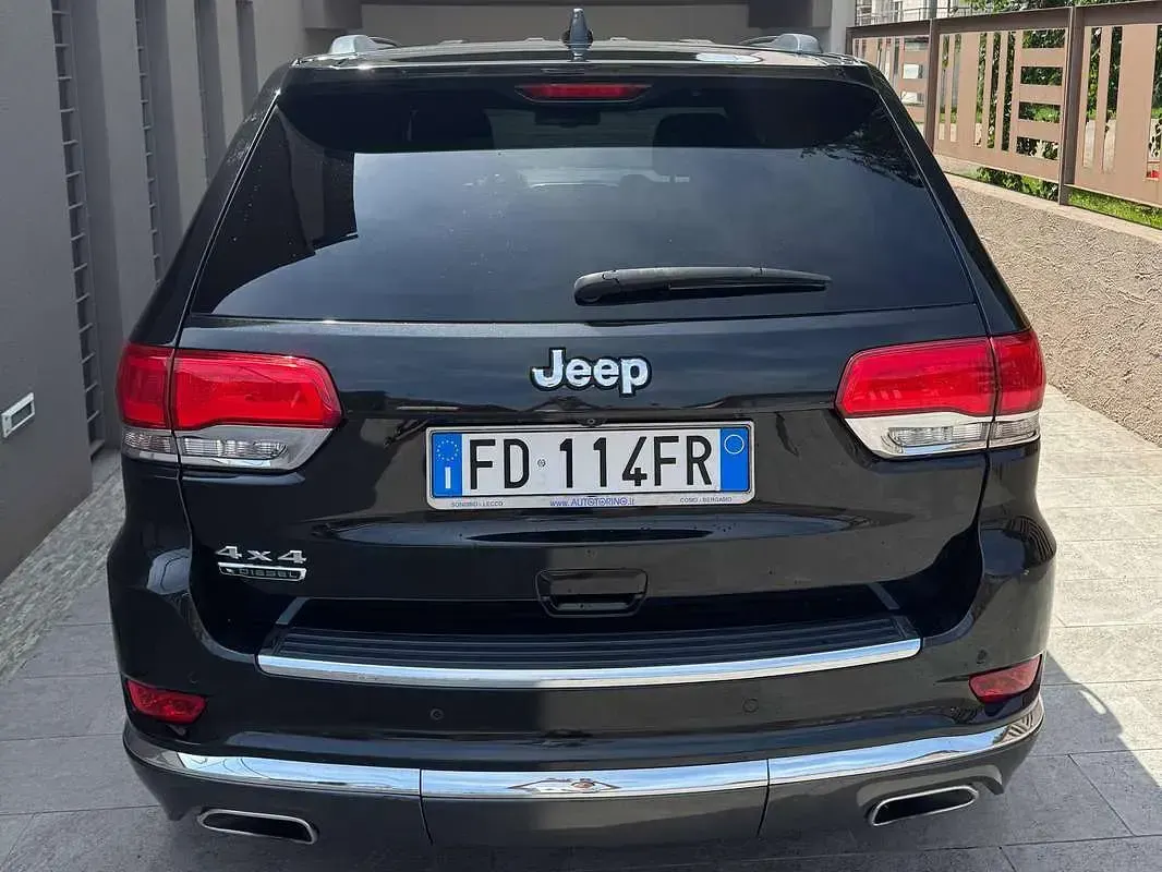 Usata Jeep Grand Cherokee Summit 250 CV (183 kW) 2016 Nero SUV
