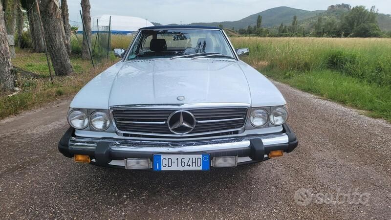 Usata Mercedes 560 245 CV (180 kW) 1987 Bianco Cabrio