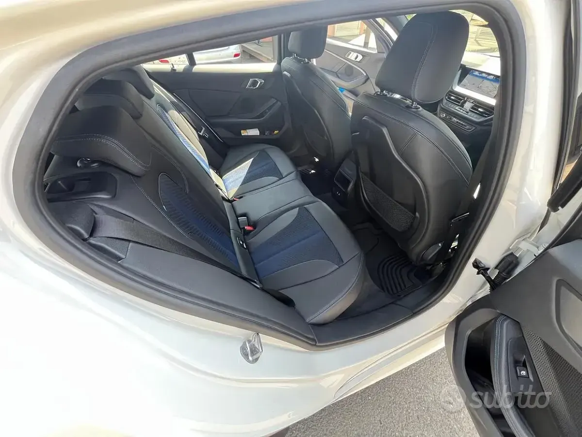 Usata BMW 118 150 CV (110 kW) 2023 Bianco Utilitaria
