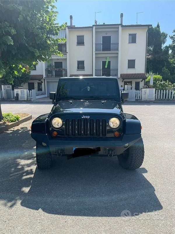Usata Jeep Wrangler Sahara 177 CV (130 kW) 2008 Nero SUV