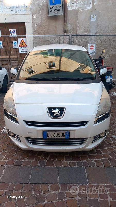 Usata Peugeot 5008 150 CV (110 kW) 2013 Bianco Monovolume