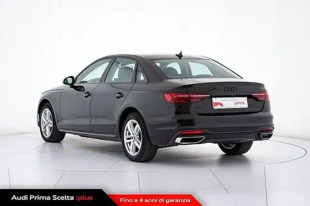 Usado Audi A4 Advanced Plus 163 CV (119 kW) 2024 Negro Berlina