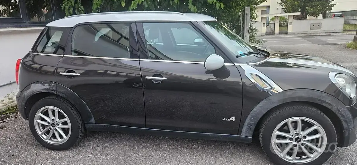 Usata Mini Countryman 111 CV (81 kW) 2014 Grigio SUV