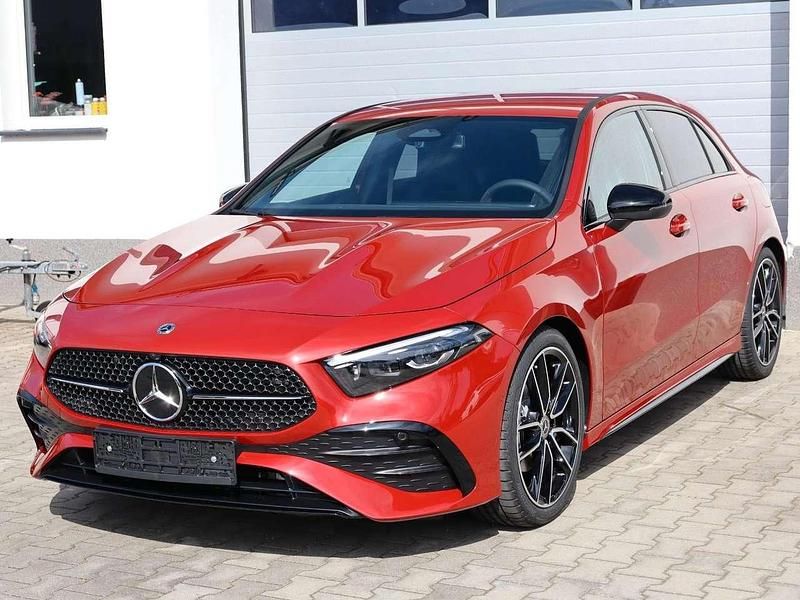 Rosso Nuova 2026 Mercedes A180 AMG line Berlina | 34.500 € (Ottimo prezzo) - Immagine 1/4