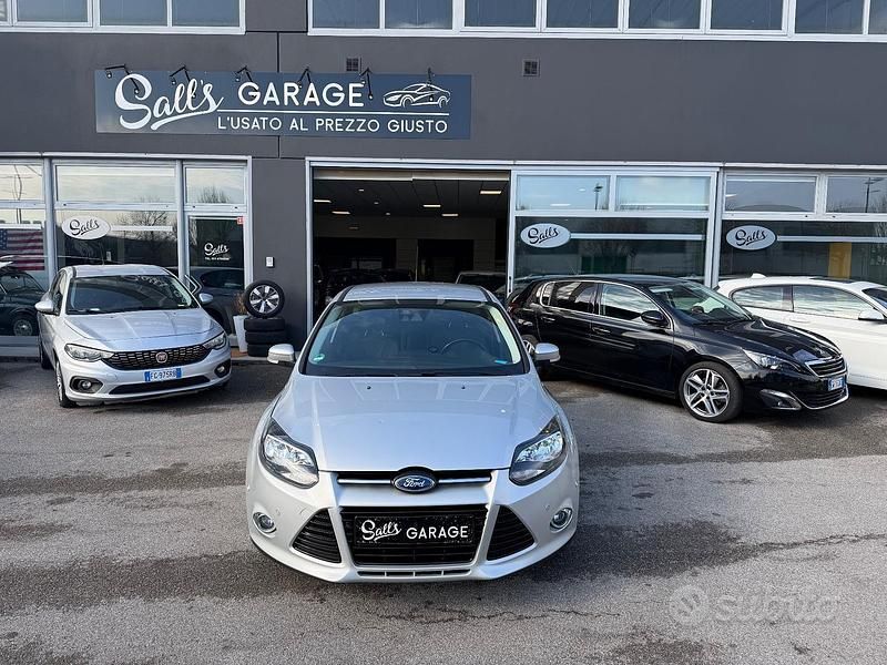 Usata Ford Focus 125 CV (91 kW) 2013 Grigio Berlina