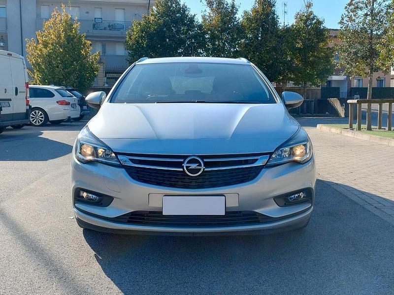 Usata Opel Astra Business 110 CV (80 kW) 2017 Grigio Station wagon