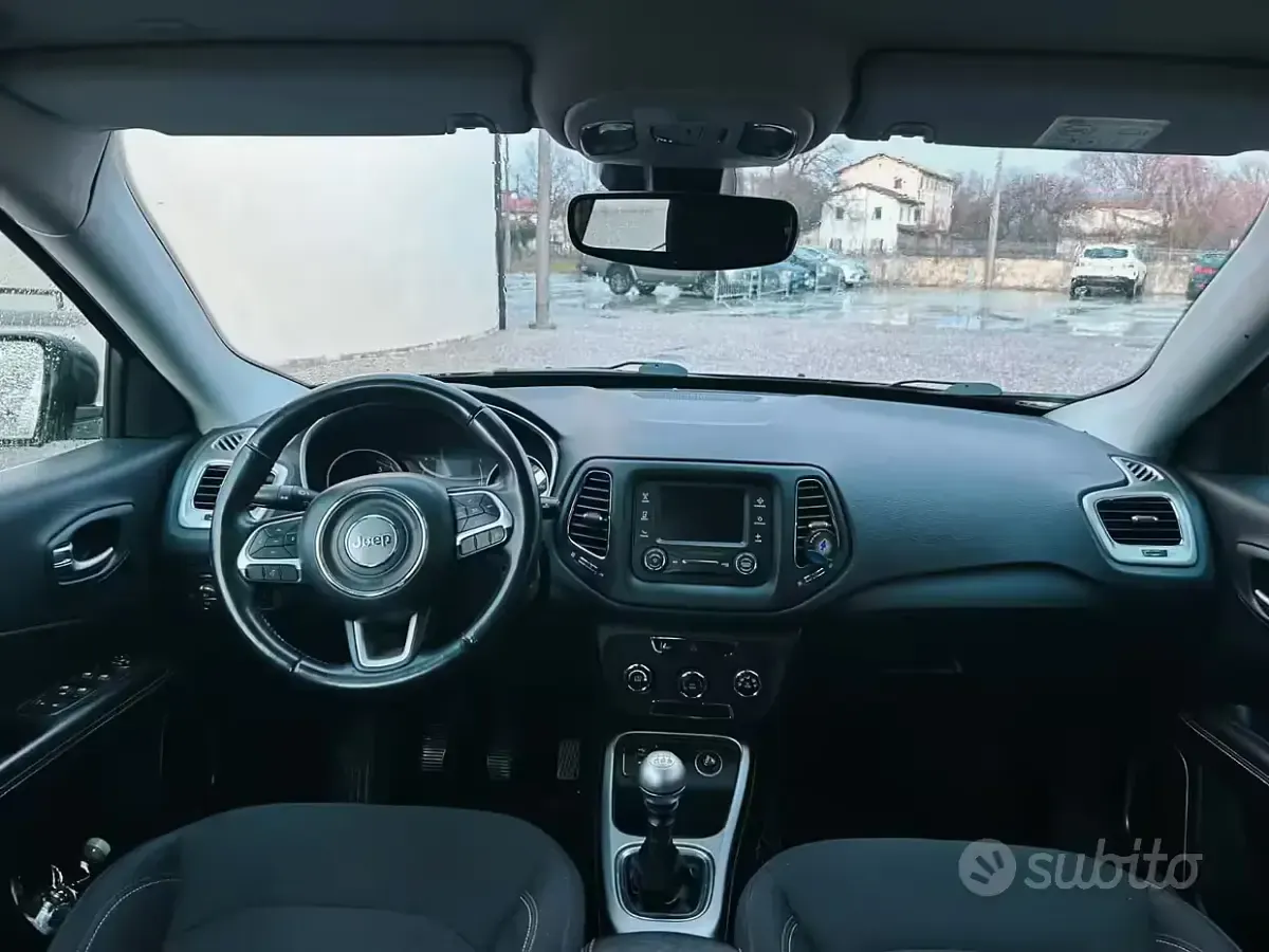 Usata Jeep Compass 120 CV (88 kW) 2017 Grigio SUV