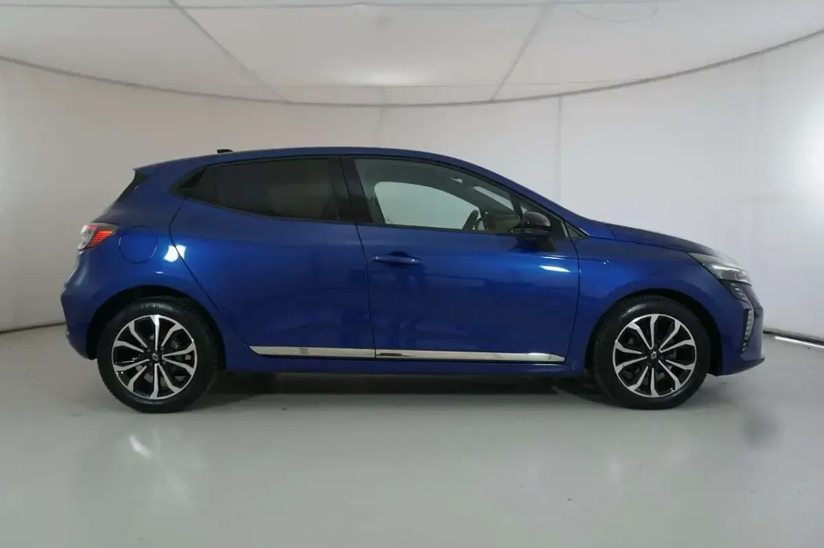 Usata Renault Clio V Techno 91 CV (66 kW) 2025 Blu/azzurro Berlina