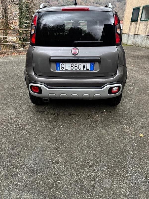 Usado Fiat Panda Cross Cross 85 CV (62 kW) 2023 Utilitario