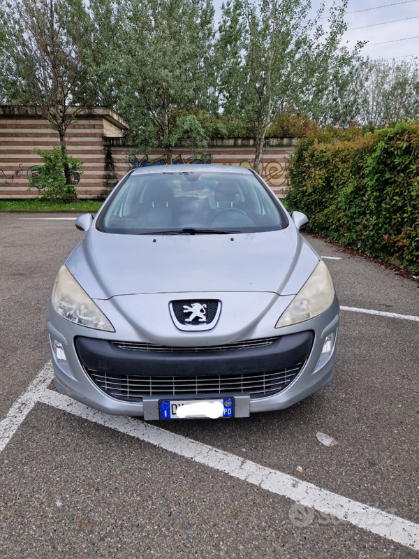 Usato 2009 Peugeot 308 1.6 Benzin 150 CV (5.500 €)