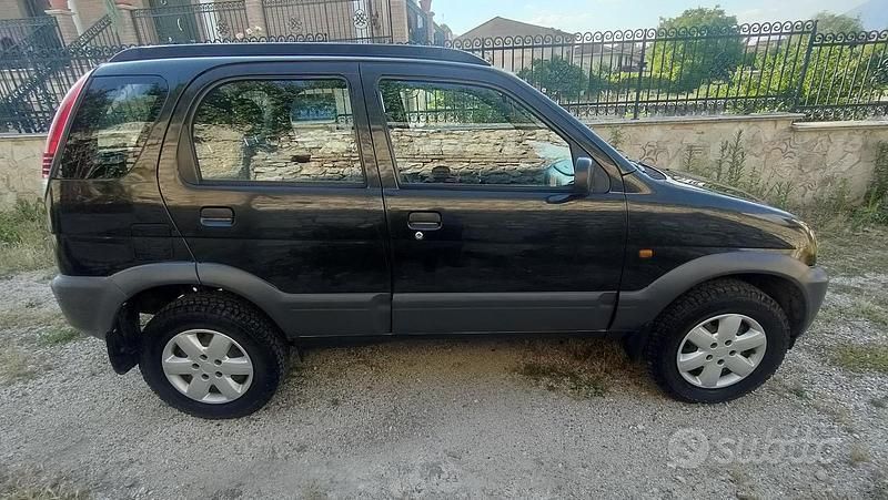 Usata Daihatsu Terios 86 CV (63 kW) 2006 Nero SUV