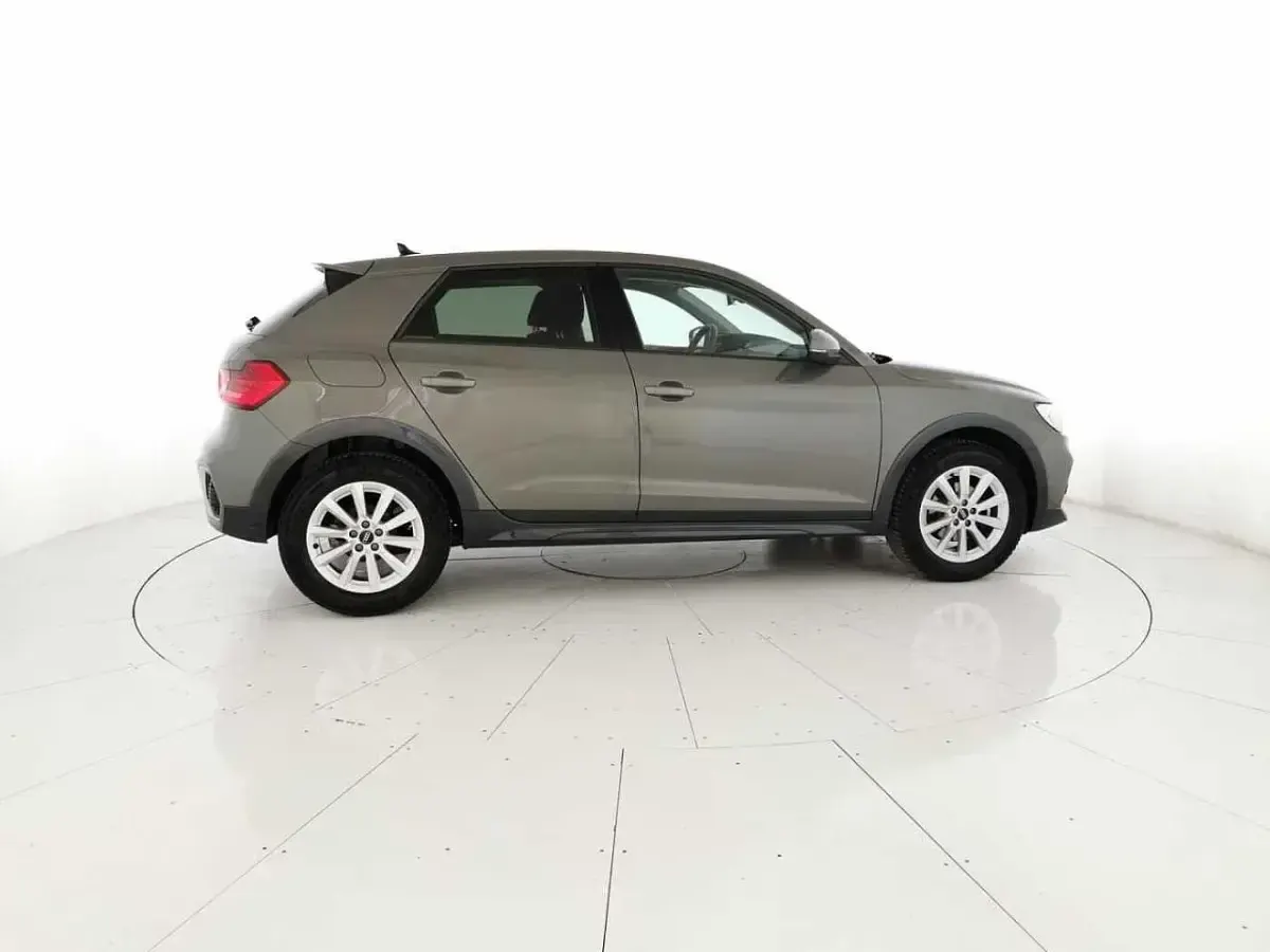 Usata Audi A1 Business 116 CV (85 kW) 2025 Grigio SUV