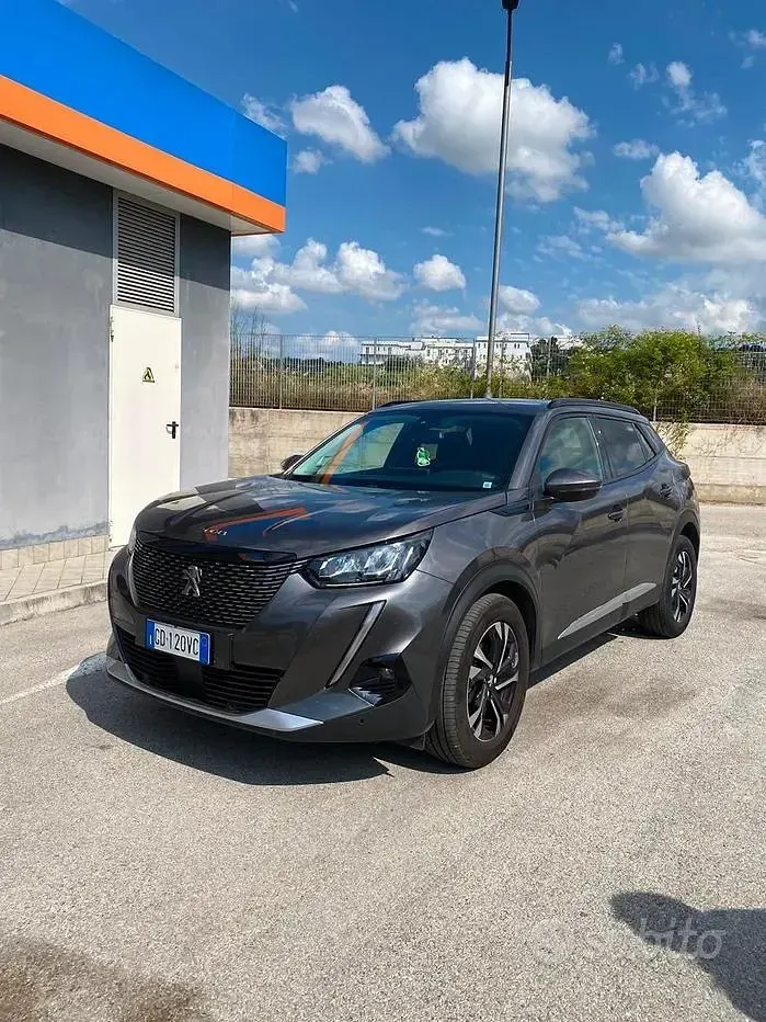 Usata Peugeot 2008 Allure 102 CV (75 kW) 2021 Grigio SUV