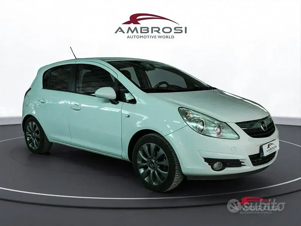 Usata Opel Corsa 86 CV (63 kW) 2011 Bianco Utilitaria