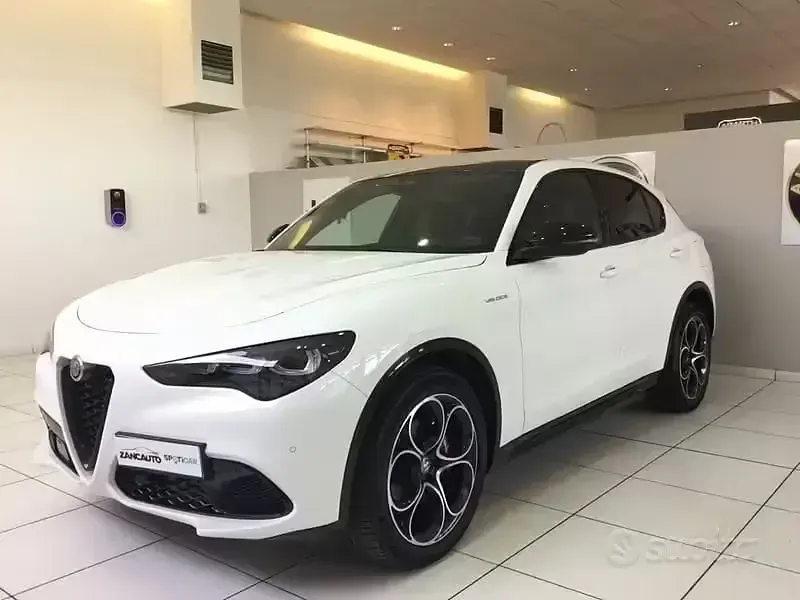 Usata Alfa Romeo Stelvio Veloce 210 CV (154 kW) 2025 Bianco SUV