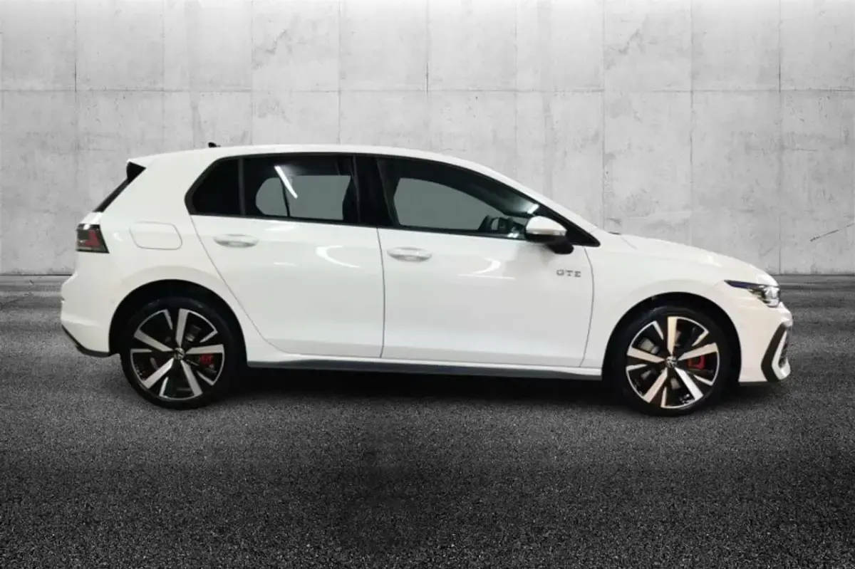 Usata VW Golf VIII GTE 272 CV (200 kW) 2025 Bianco Berlina