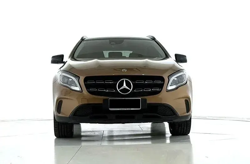 Usata Mercedes GLA200 Premium 136 CV (100 kW) 2018 Other SUV