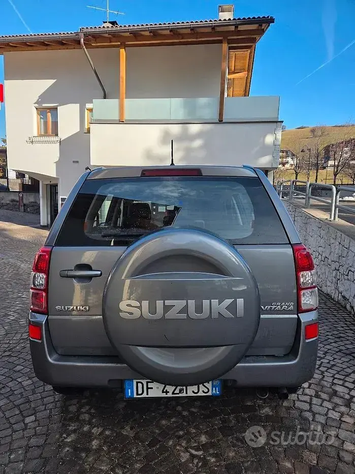 Usata Suzuki Grand Vitara 129 CV (94 kW) 2005 Grigio Station wagon