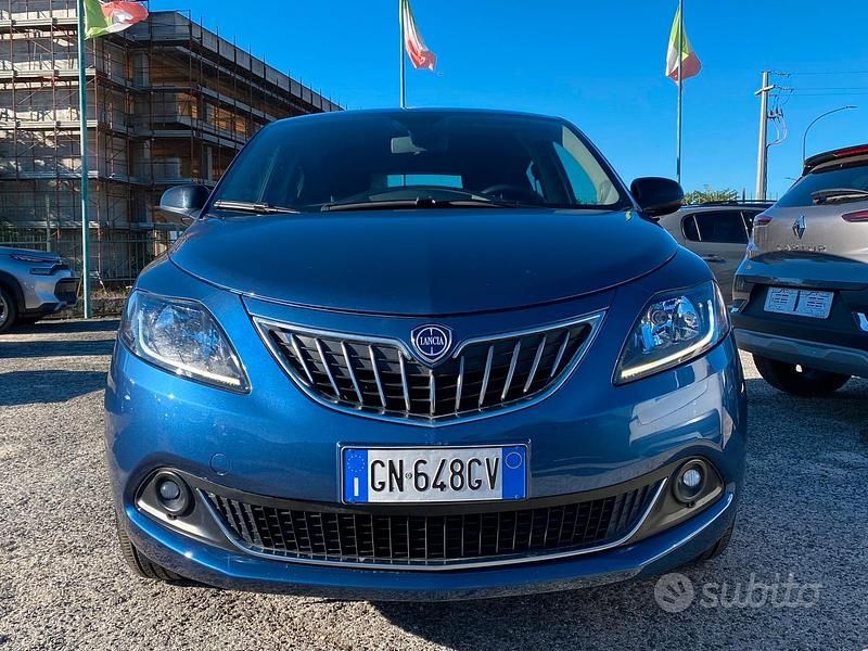 Usata Lancia Ypsilon Gold 69 CV (50 kW) 2023 Blu Utilitaria