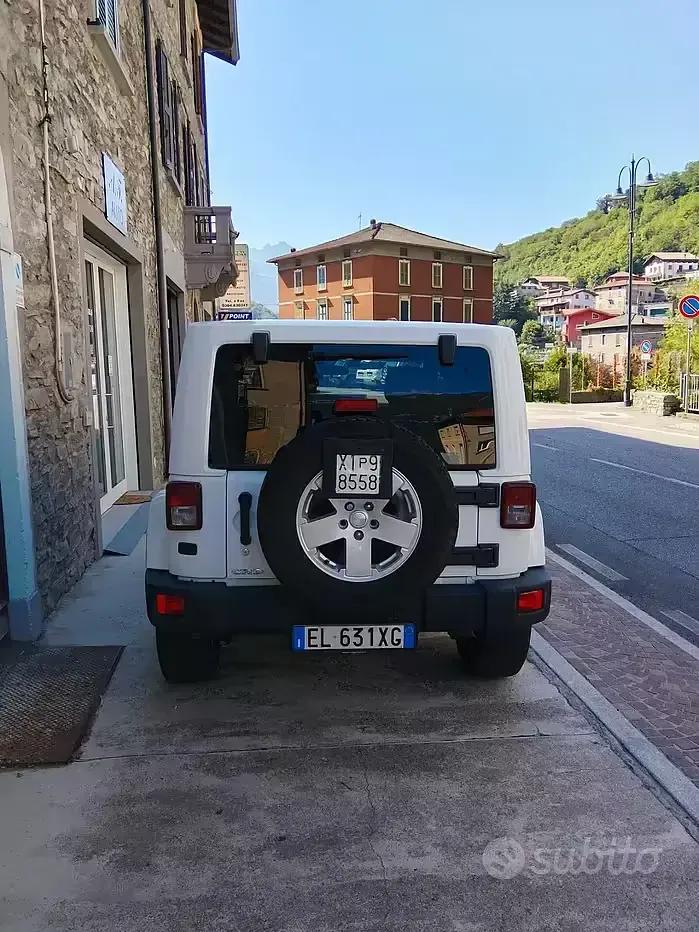 Usata Jeep Wrangler Sahara 200 CV (147 kW) 2012 Bianco SUV