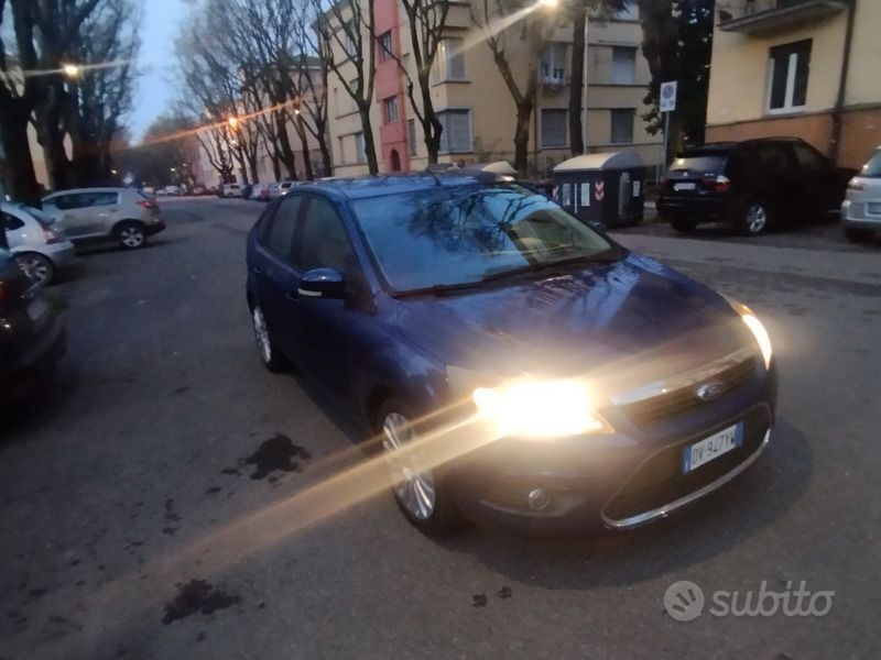 Blu Usata 2009 Ford Focus Monovolume | 1999 € (Ottimo prezzo) - Immagine 1/4